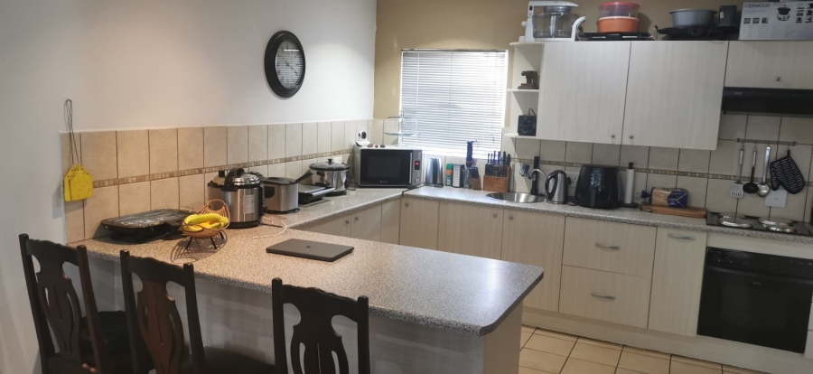 3 Bedroom Property for Sale in Safari Gardens North West